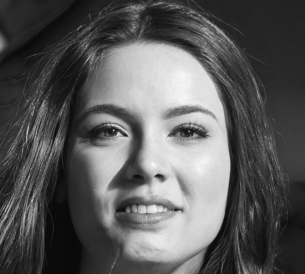 Zara Thornfield, Investment Portfolio Manager